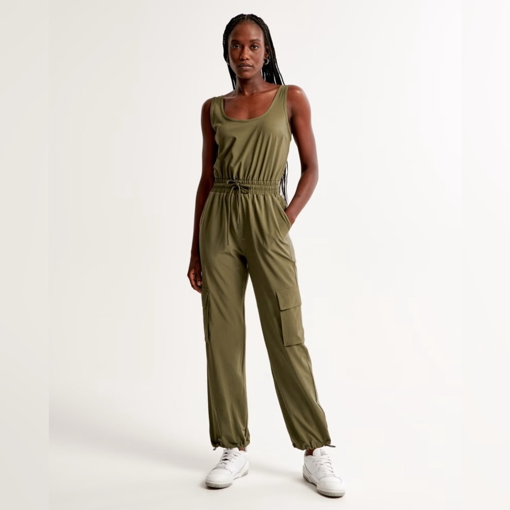 Abercrombie Traveler Cargo Jumpsuit Large Petite‎ LP Olive Green Utility Jogger